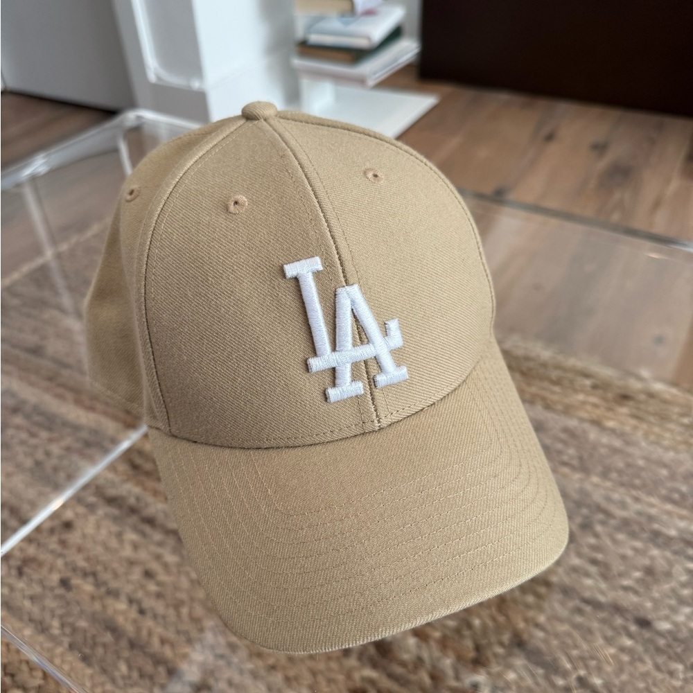 LA Dodgers Hat (tan) (adjustable)
